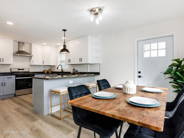 1701 N Sayre Avenue, Chicago, IL 60707