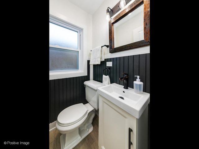 1701 N Sayre Avenue, Chicago, IL 60707