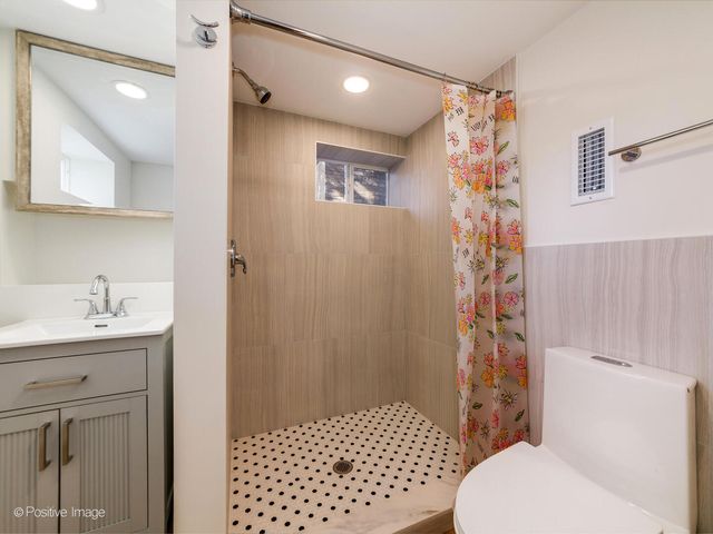 1701 N Sayre Avenue, Chicago, IL 60707