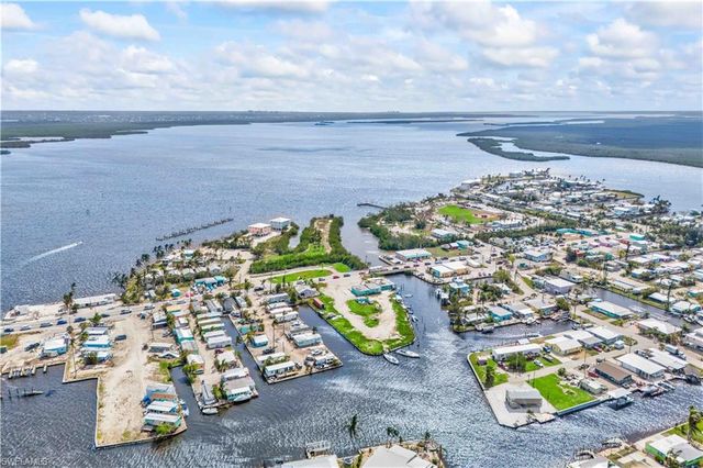 4520 and 4530 Pine Island RD NW, Matlacha, FL 33993