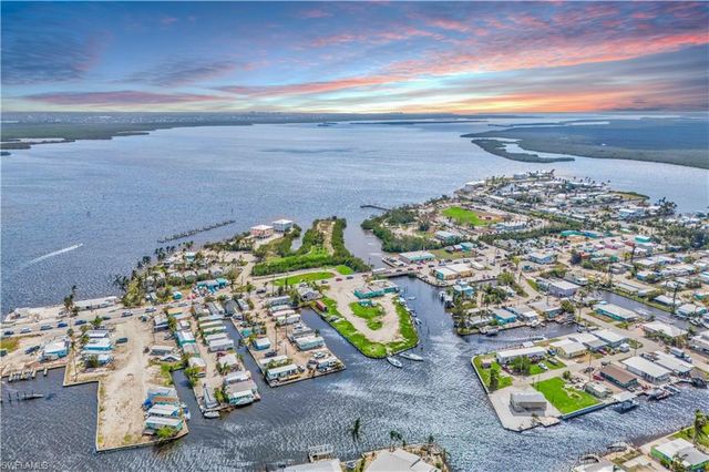 4520 and 4530 Pine Island RD NW, Matlacha, FL 33993