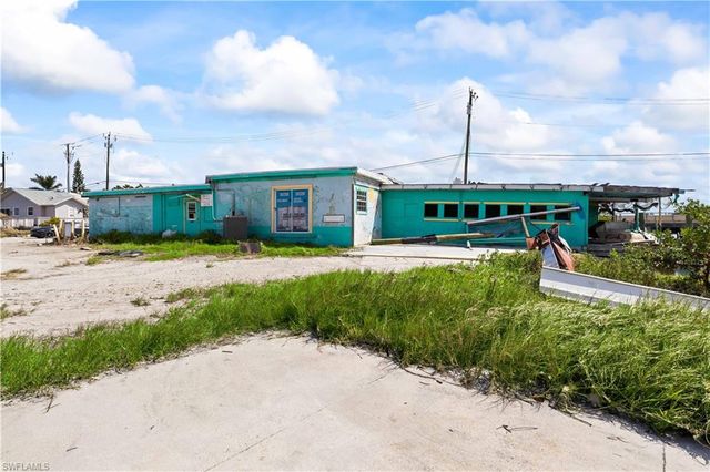 4520 and 4530 Pine Island RD NW, Matlacha, FL 33993