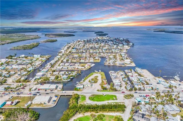 4520 and 4530 Pine Island RD NW, Matlacha, FL 33993