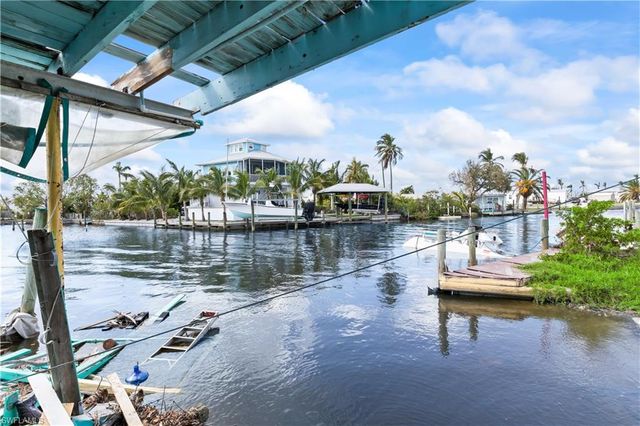 4520 and 4530 Pine Island RD NW, Matlacha, FL 33993