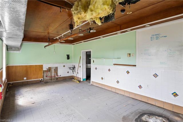 4520 and 4530 Pine Island RD NW, Matlacha, FL 33993