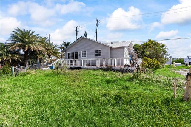 4520 and 4530 Pine Island RD NW, Matlacha, FL 33993