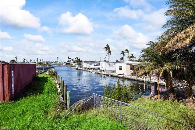 4520 and 4530 Pine Island RD NW, Matlacha, FL 33993