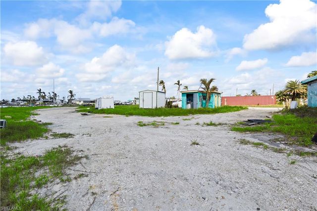 4520 and 4530 Pine Island RD NW, Matlacha, FL 33993