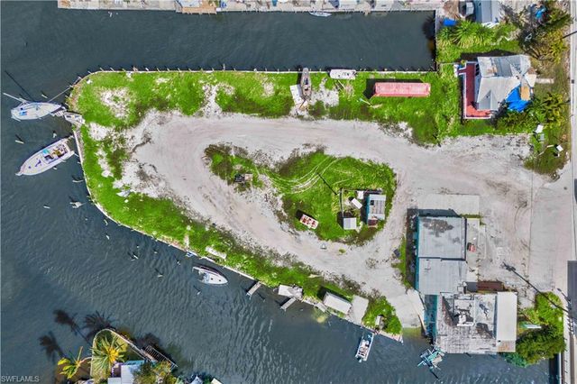 4520 and 4530 Pine Island RD NW, Matlacha, FL 33993