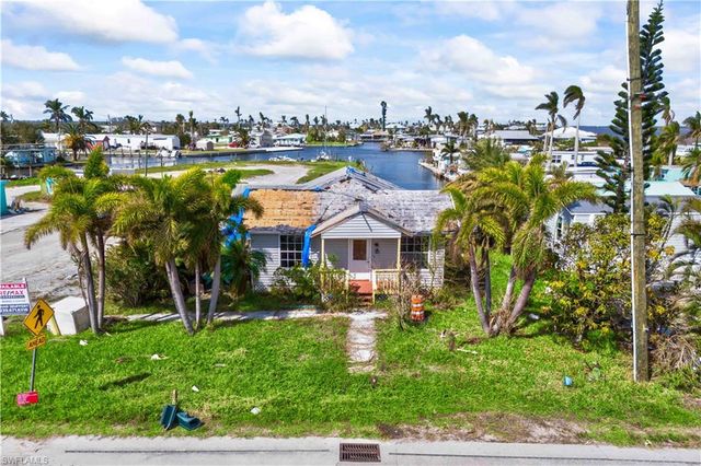 4520 and 4530 Pine Island RD NW, Matlacha, FL 33993