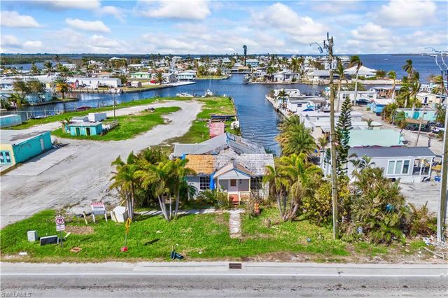 4520 and 4530 Pine Island RD NW, Matlacha, FL 33993