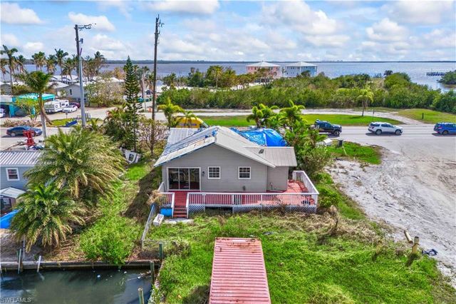 4520 and 4530 Pine Island RD NW, Matlacha, FL 33993