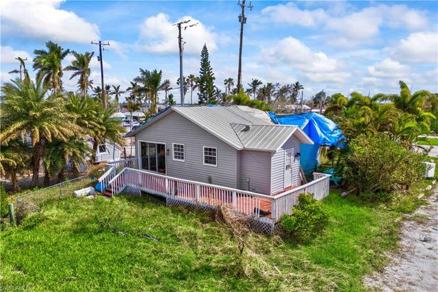 4520 and 4530 Pine Island RD NW, Matlacha, FL 33993