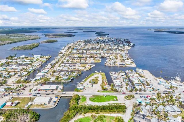 4520 and 4530 Pine Island RD NW, Matlacha, FL 33993