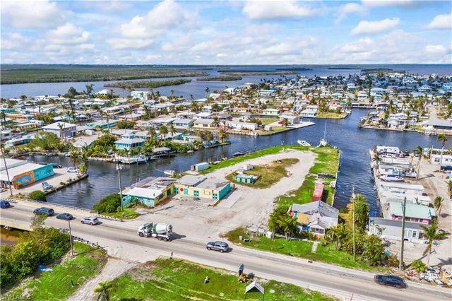 4520 and 4530 Pine Island RD NW, Matlacha, FL 33993