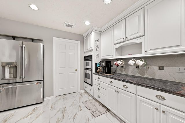 1422 N Yegua River Circle, Sugar Land, TX 77478