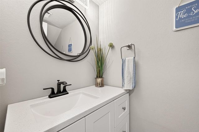 1422 N Yegua River Circle, Sugar Land, TX 77478