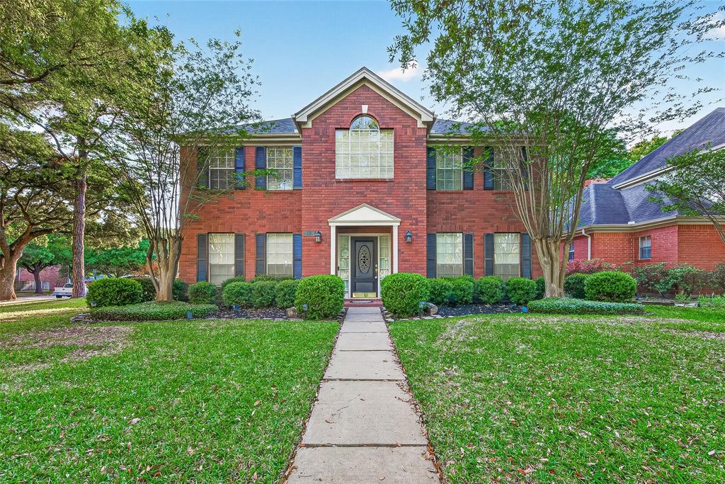1422 N Yegua River Circle, Sugar Land, TX 77478