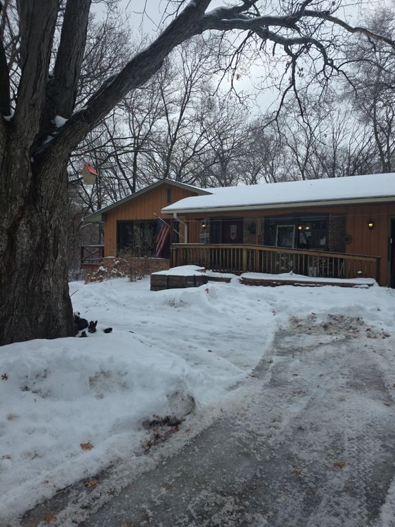 1220 81st Street W, Forest Lake, MN 55025