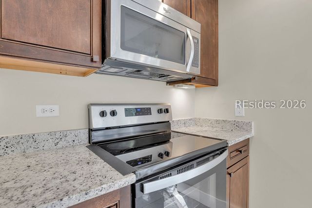 90 Gloucester Rd Apt 1102, Hilton Head Island, SC 29928
