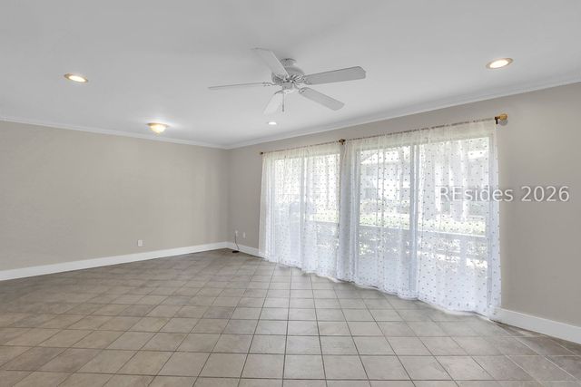 90 Gloucester Rd Apt 1102, Hilton Head Island, SC 29928