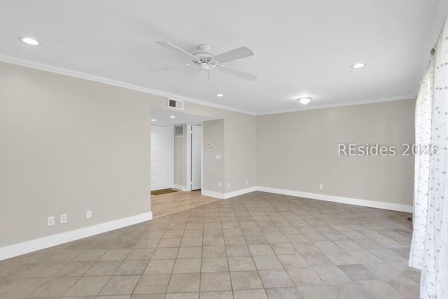 90 Gloucester Rd Apt 1102, Hilton Head Island, SC 29928