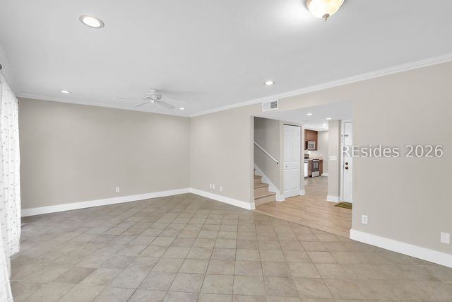 90 Gloucester Rd Apt 1102, Hilton Head Island, SC 29928