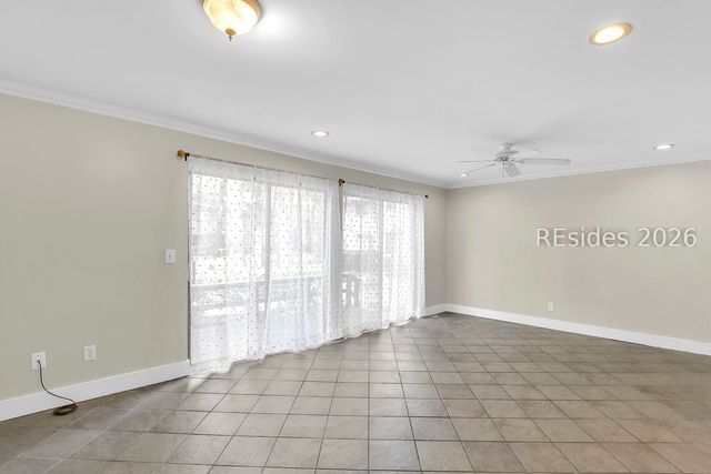 90 Gloucester Rd Apt 1102, Hilton Head Island, SC 29928