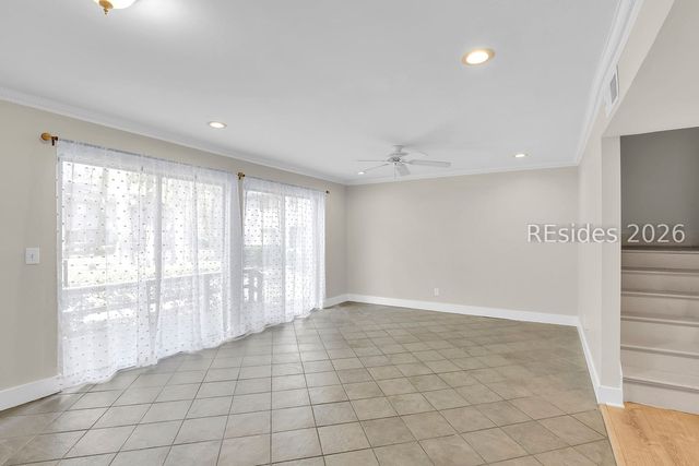 90 Gloucester Rd Apt 1102, Hilton Head Island, SC 29928