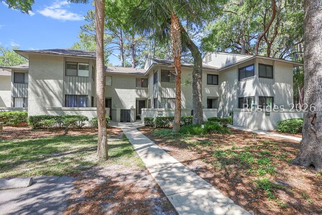 90 Gloucester Rd Apt 1102, Hilton Head Island, SC 29928
