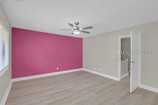 90 Gloucester Rd Apt 1102, Hilton Head Island, SC 29928