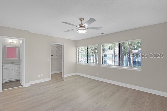 90 Gloucester Rd Apt 1102, Hilton Head Island, SC 29928