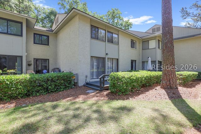 90 Gloucester Rd Apt 1102, Hilton Head Island, SC 29928