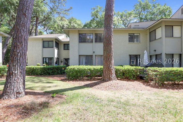 90 Gloucester Rd Apt 1102, Hilton Head Island, SC 29928