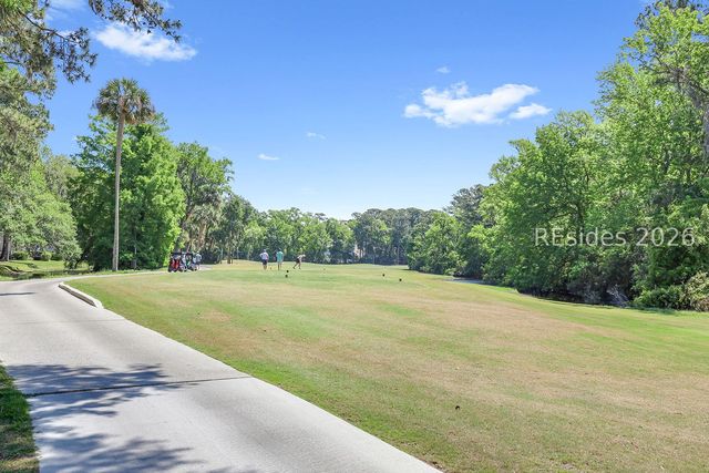 90 Gloucester Rd Apt 1102, Hilton Head Island, SC 29928
