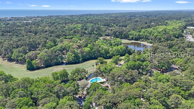 90 Gloucester Rd Apt 1102, Hilton Head Island, SC 29928