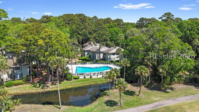 90 Gloucester Rd Apt 1102, Hilton Head Island, SC 29928