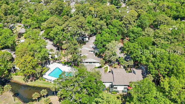 90 Gloucester Rd Apt 1102, Hilton Head Island, SC 29928