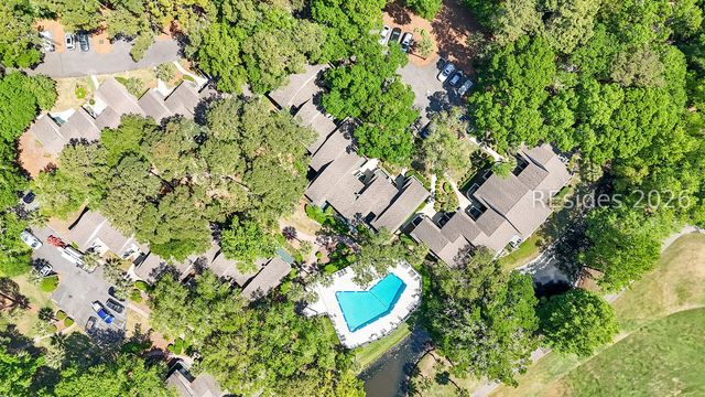 90 Gloucester Rd Apt 1102, Hilton Head Island, SC 29928