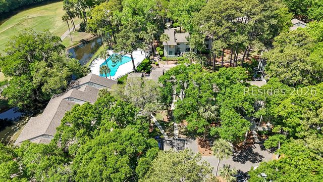 90 Gloucester Rd Apt 1102, Hilton Head Island, SC 29928