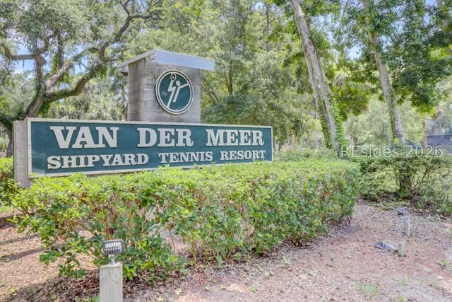 90 Gloucester Rd Apt 1102, Hilton Head Island, SC 29928