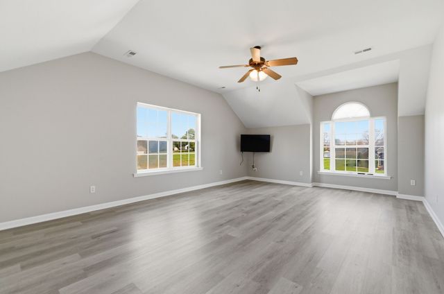 1229 Old East Side Rd, Burns, TN 37029