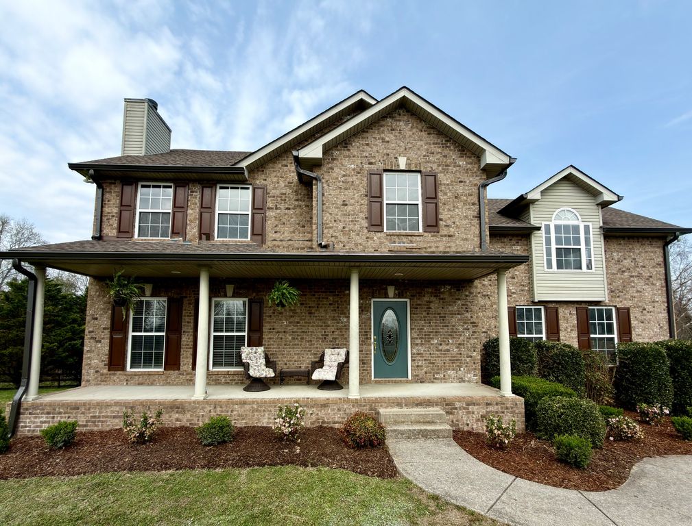 1229 Old East Side Rd, Burns, TN 37029