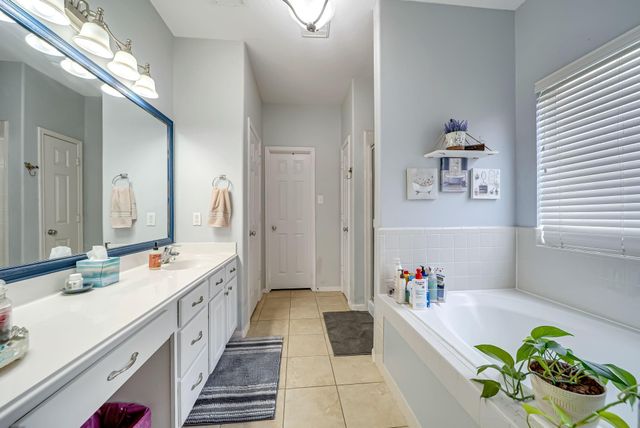 4703 Park Trail Lane, Pasadena, TX 77505