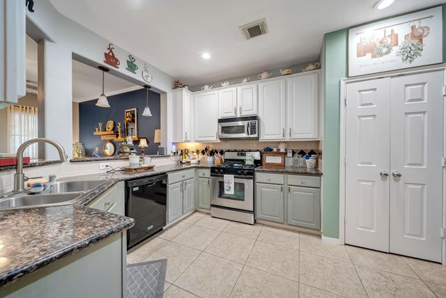 4703 Park Trail Lane, Pasadena, TX 77505