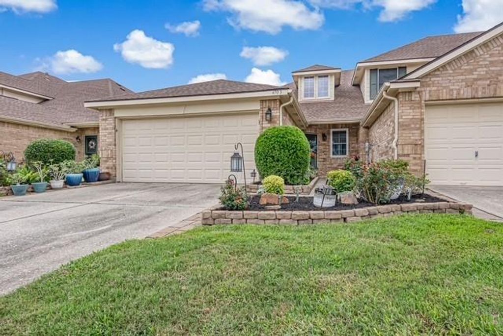 4703 Park Trail Lane, Pasadena, TX 77505