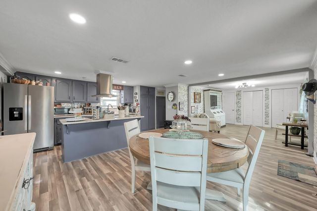 281 N Shady Oaks Drive, Point Blank, TX 77364