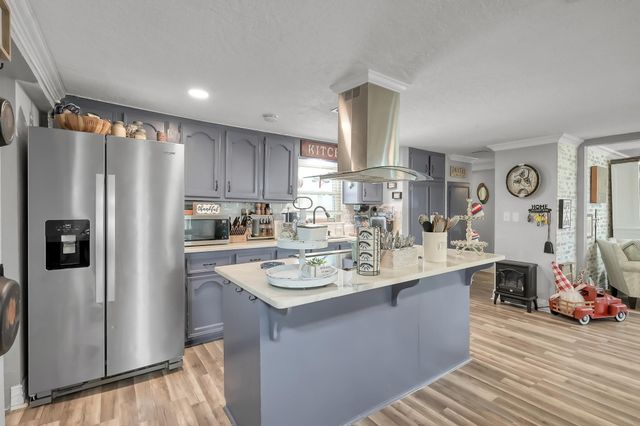 281 N Shady Oaks Drive, Point Blank, TX 77364