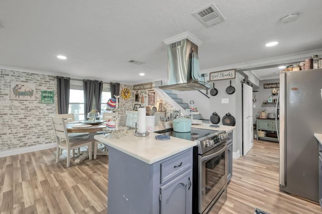 281 N Shady Oaks Drive, Point Blank, TX 77364