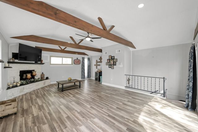 281 N Shady Oaks Drive, Point Blank, TX 77364